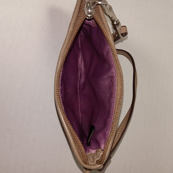 Coach Wristlet Clover Print - Picture 13 of 16